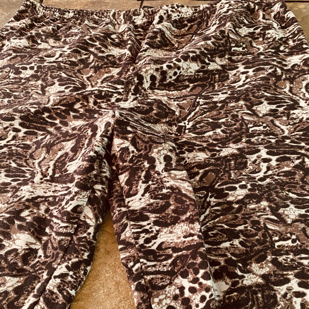 NWOT - New Women’s Leggings Size 2x see measurements.